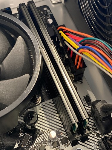 Windows 10 Pro, 64-bit OS, 32GB RAM, AMD Ryzen 3 2200G PC - Bild 13 von 20