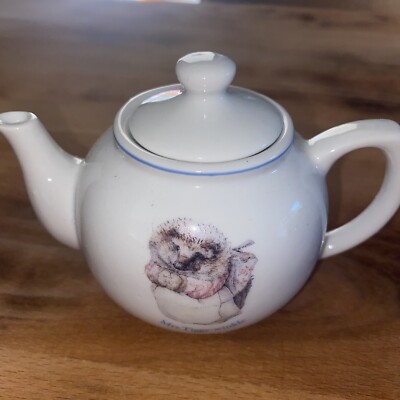 Mrs Tiggy Winkle Beatrix Potter Collectable Mini Teapot New See Listing