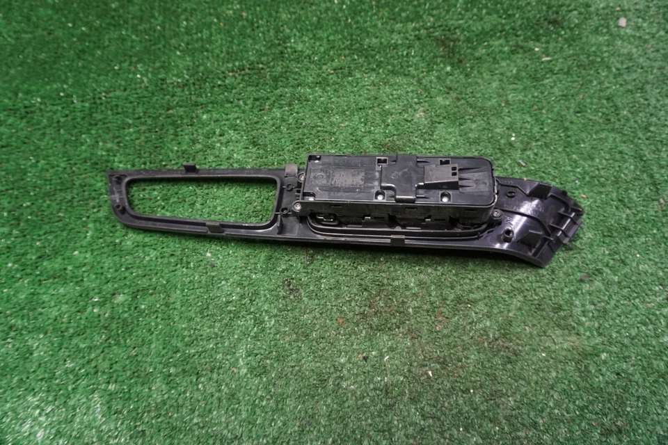 2011 VOLVO S60 RIGHT Window Switch OEM 9123968 - Image 3 of 4