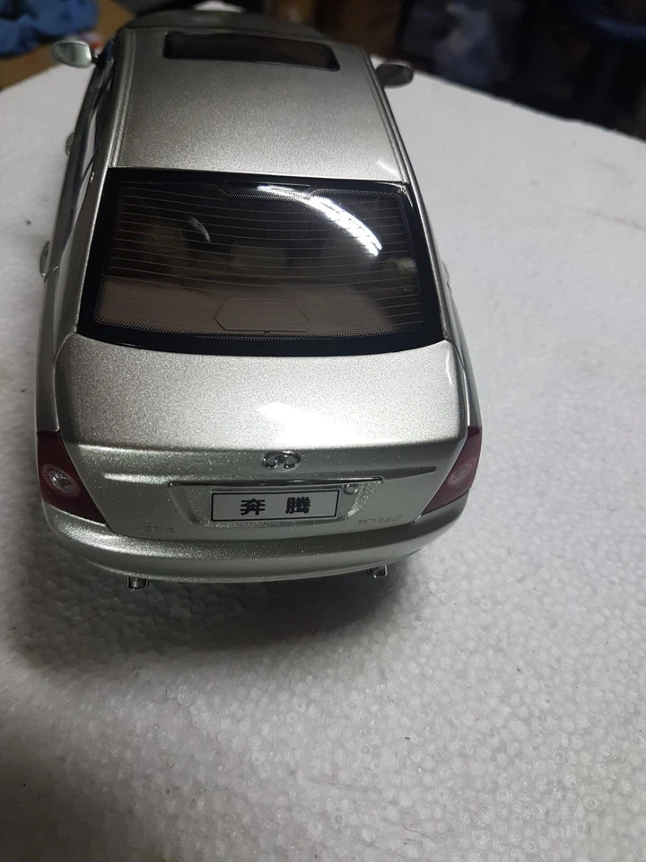 Paudi Saturn  1/18 - Immagine 2 di 4