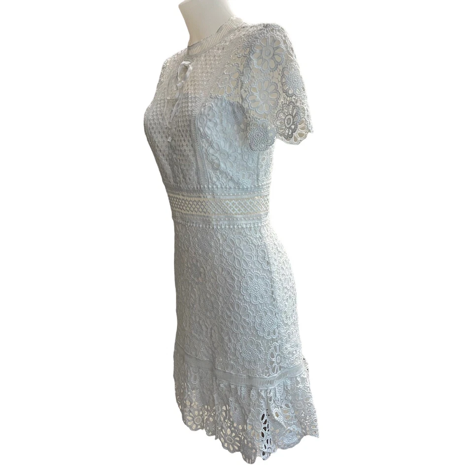 AQUA белый вышитый / кружева оболочка скольжения платье, ворота с короткими рукавами sz M - Изображение 3 из 4