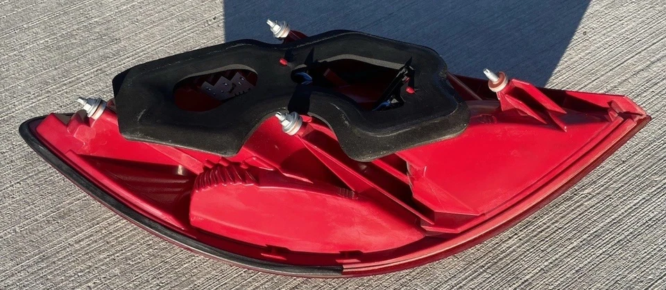 2007-2010 Mercedes Benz CL550 CL600 Passenger Right Side Tail Light Lamp OEM - Image 4 of 4