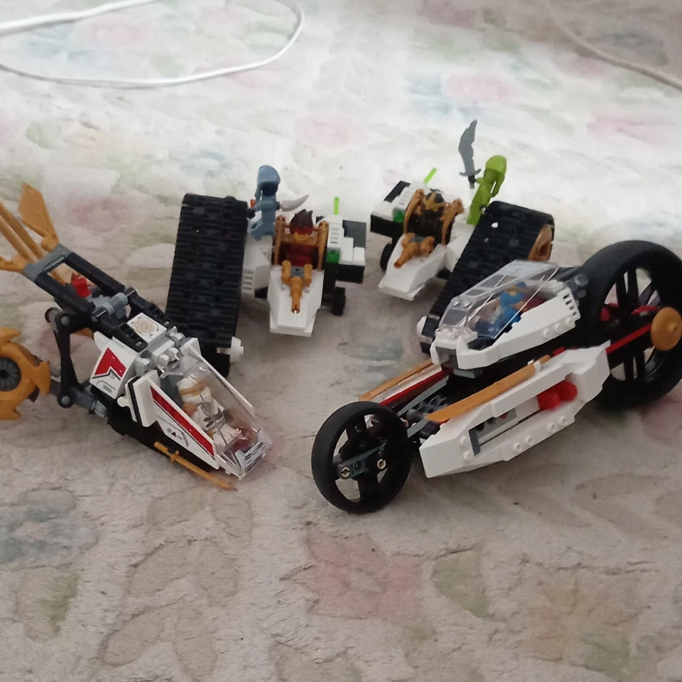 LEGO NINJAGO Ultra Sonic Raider 71739 With Minifigures (One Missing), photo 2 of 5