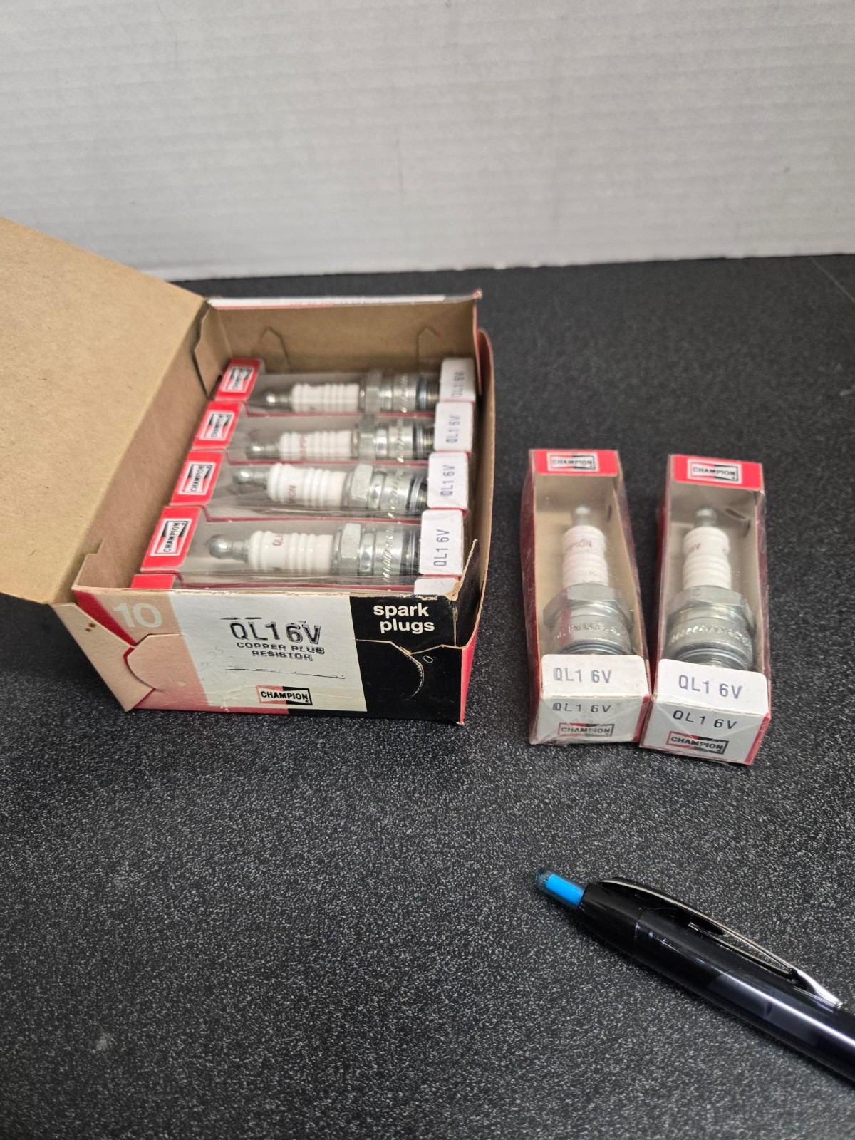 S15 Genuine Champion QL16V Spark Plug Stock No. 876 OEM New Factory Boat Parts