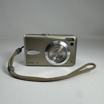 FujiFilm FinePix F30 6.3 MP 3x Optical Zoom Compact Digital Camera