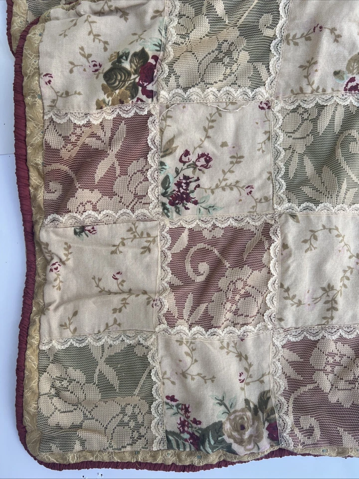 Pair VTG JC Penney Home Floral Pillow Shams Cottage Shabby Chic Patchwork Lace - Image 2 of 4