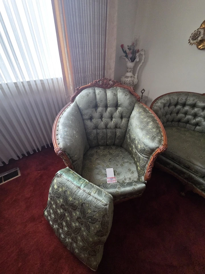 Sofá y silla provincial francesa verde vintage hechos a medida por Deutsch Bro Inc Foto 4 de 4