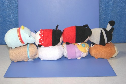 Disney Tsum Tsum Taglia S Mini Peluche Bambola Set di 8 Topolino Minnie Old Pete Dumbo - Foto 5 di 21