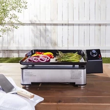 Amazon Basics Outdoor 18" Tabletop Gas Outdoor Griddle With Enamel Coating Top