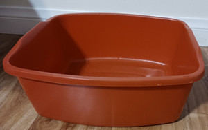 plastic washbasin - lot of 14 - red - 9 quart