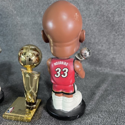 NBA Bobblehead 2006 NBA Championship Shaq O’Neil Alonzo Mourning & Trophy - Picture 6 of 9