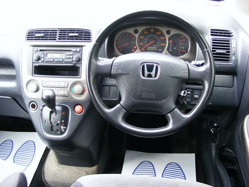 WOW!! A VERY RARE 2002 HONDA STREAM 2.0 i-VTEC SE SPORT 7 SEATER MPV PETROL AUTO - Picture 10 of 24