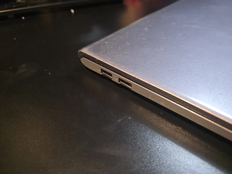 SSD ASUS VivoBook X512DA 12 GB RAM Ryzen 5 3500U Vega 8 256 GB Foto 4 de 4