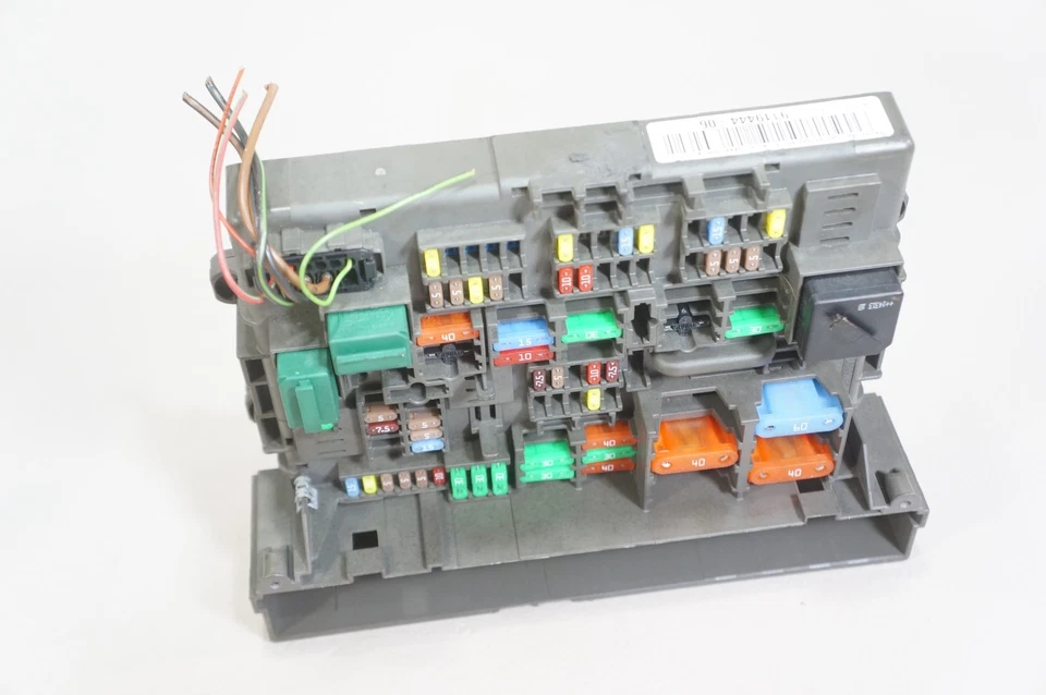 14 2014 BMW X1 motor caja de fusibles bloque motor relé montaje 9119444-06 OEM Foto 4 de 4