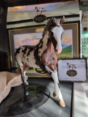 Breyer Premier Club 2017 True North Bay Overo ( Box, Bag & COA ) - #90184