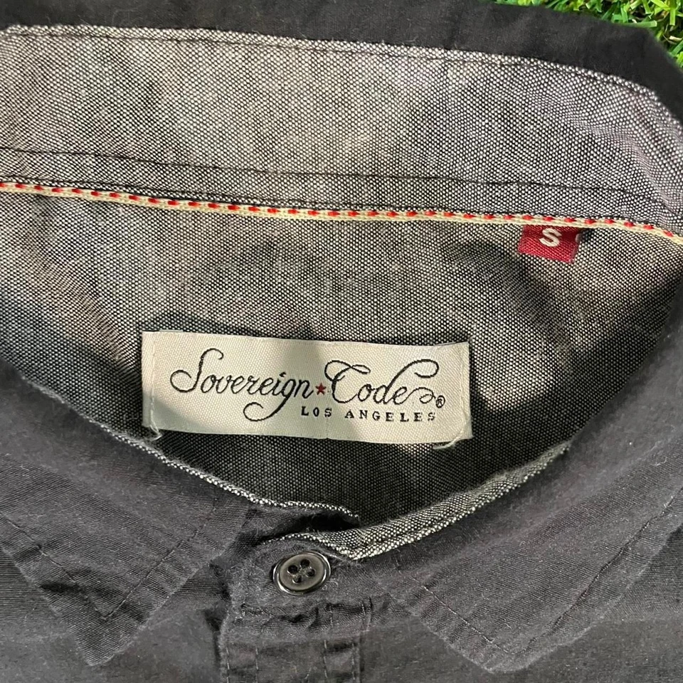 Sovereign Code Camisa de Vestir Informal Negra Sólida con Botones con Ajuste Relajado Pequeña Foto 2 de 4