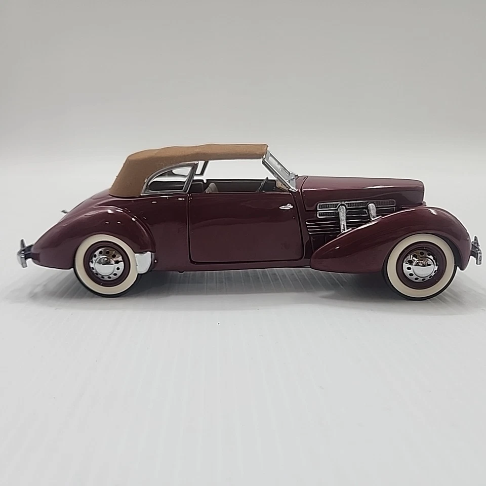 1937 CORD 812 PHAETON COUPE BURGUNDY FRANKLIN MINT 1:24 [79] - Image 4 of 4