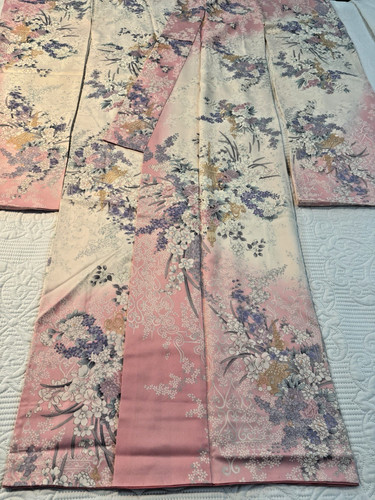 Vintage Silk Pink florals Furisode Kimono in great condition Double collared