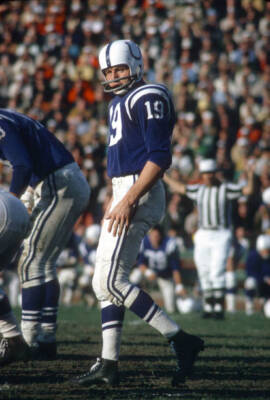 Quarterback Johnny Unitas Of The Baltimore Colts 1968 OLD FOOTBALL PHOTO 8
