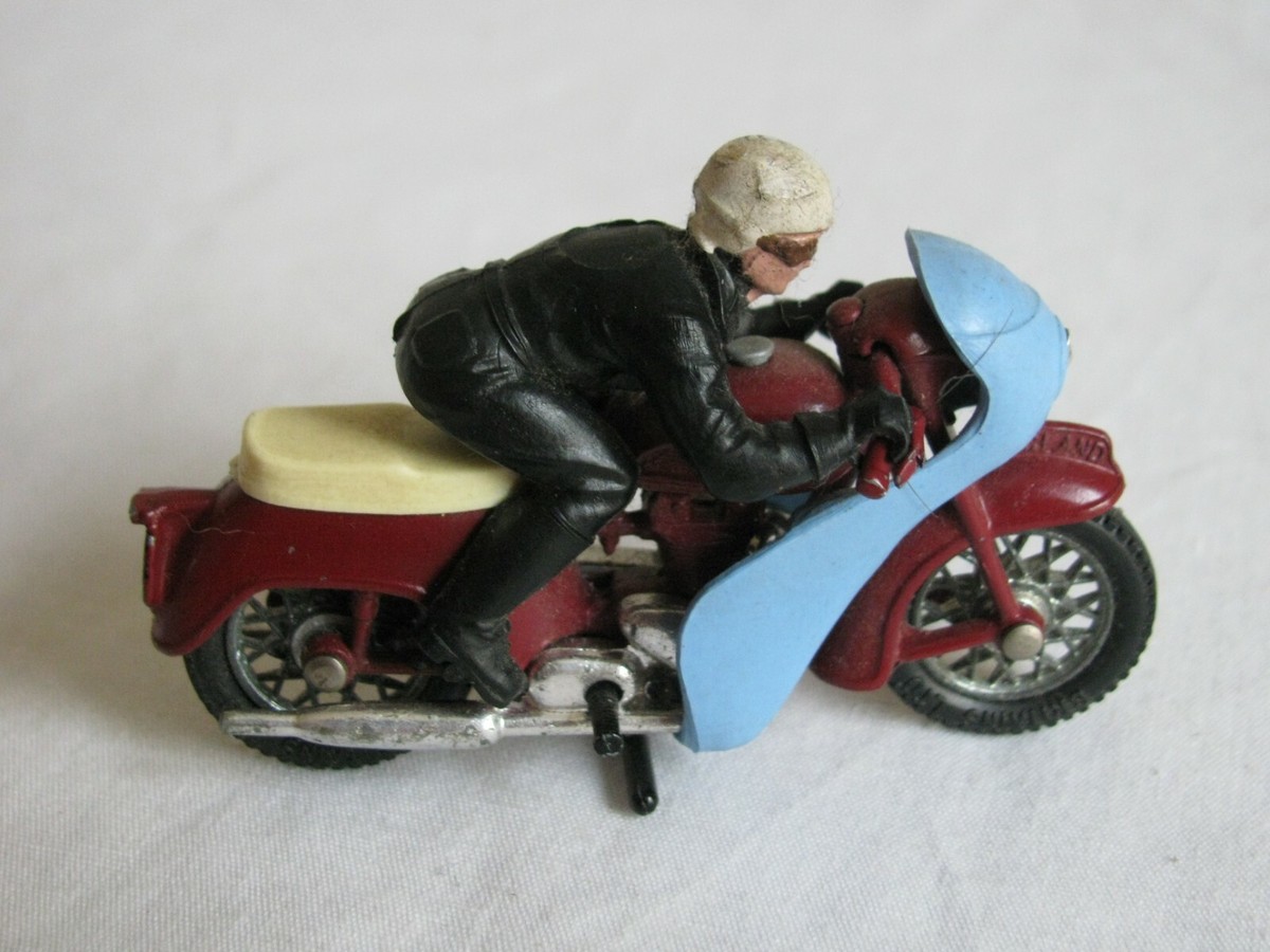 ミニカー BRITAINS MOTORCYCLE Speed Twin Rider Vintage Britains Red Triumph Speed Twin 500 Motorcycle w