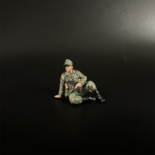 WAR PARK MINIATURES 1:30 WW2 GERMAN KU118 GERMAN WEHRMACHT TANK RIDER WITH MP40