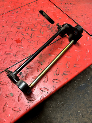 Beeline Memory 50 2T  engine mount bracket