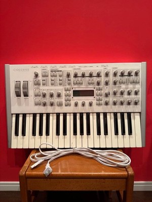 Access Virus TI Keyboard Synthesizer