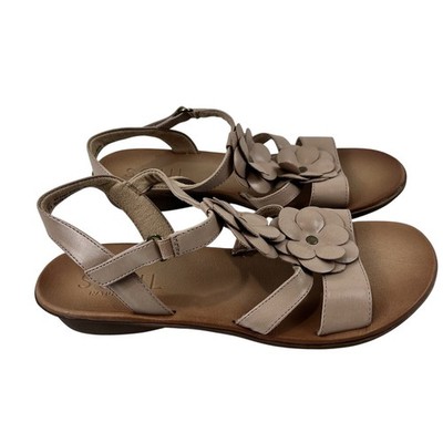 SOUL Naturalizer Womens Sing-2 Flat Sandals Floral Embellishment Tan Size 9.5