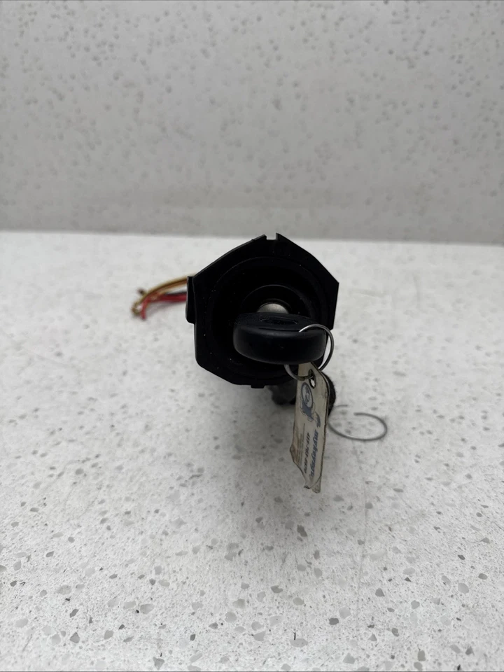 1999-2005 Volkswagen Passat Ignition Switch Lock Cylinder & Key OEM - Image 3 of 4