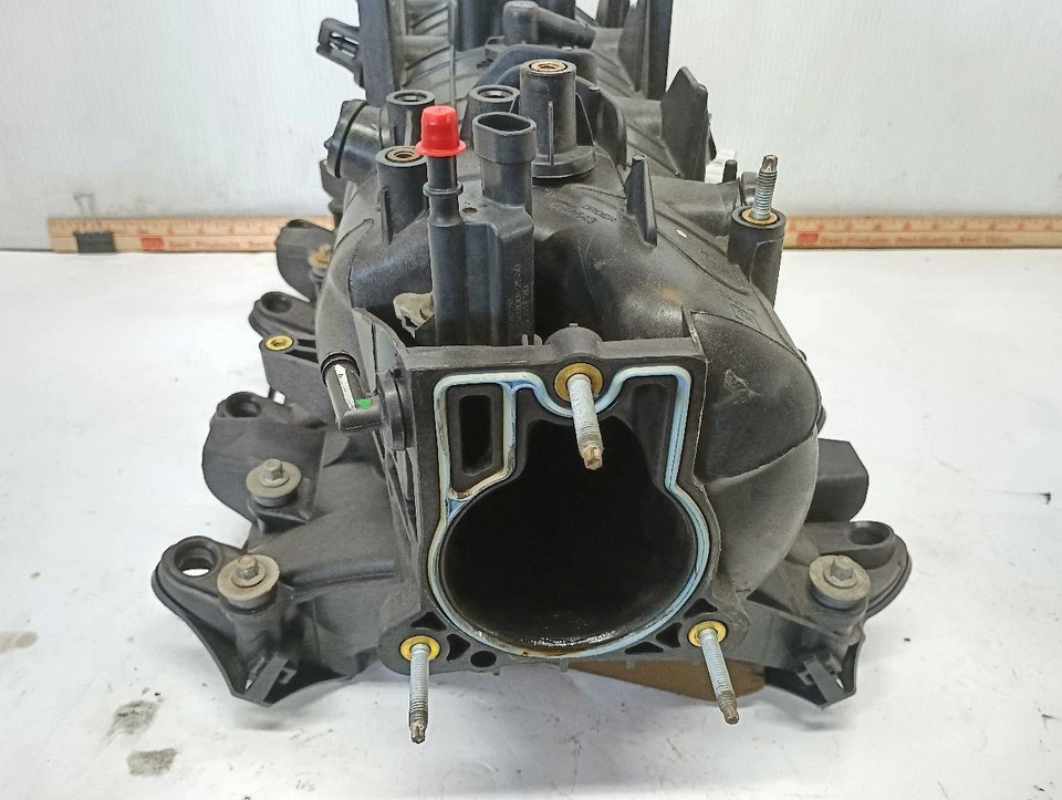 Colector de admisión de Chevrolet Tahoe 2004 4,8 L 11976231 Foto 4 de 4