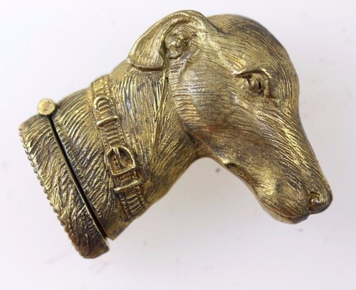 WINDHUND HUND GEPRÄGT MESSING VINTAGE STREICHHOLZ SAFE MESSING VESTA ETUI