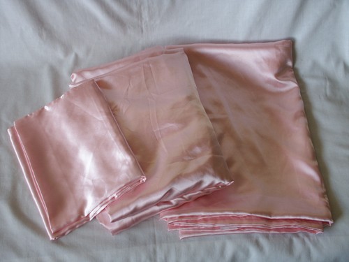 Pink Satin Twin Sheet Set Flat, Fitted, Pillowcase SiinvdaBZX New - Unused - Picture 3 of 5