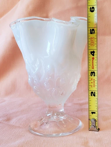 Vintage Fenton Glass Lily of The Valley Handkerchief Vase White Opalescent ~6"