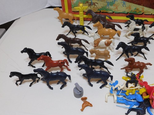 1968 Marx Fort Apache Carry All Action Partial Play Set w/ Tin Case & 100+ Pcs - Picture 11 of 18