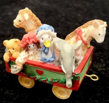 Cherished Teddies. Rolling along with friends and smiles. Toy car.1996 figurine.