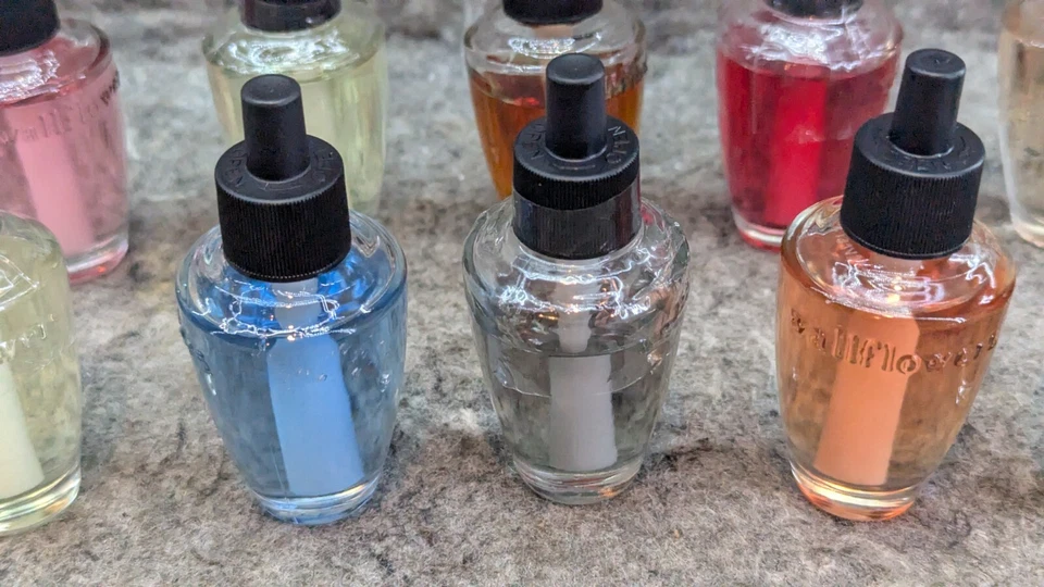 🔥NEW 10 + 1🔥 Bath & Body Works Wallflower Refills -24/25 Scents - Mystery Lot - Image 3 of 4