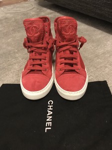 chanel cc high top sneakers
