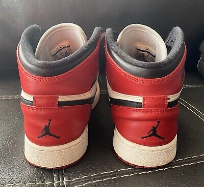 Size 6.5Y Air Jordan 1 Retro High OG - Chicago 2013 GS Size 6.5Y Air Jordan 1 Retro High OG - Chicago 2013 GS