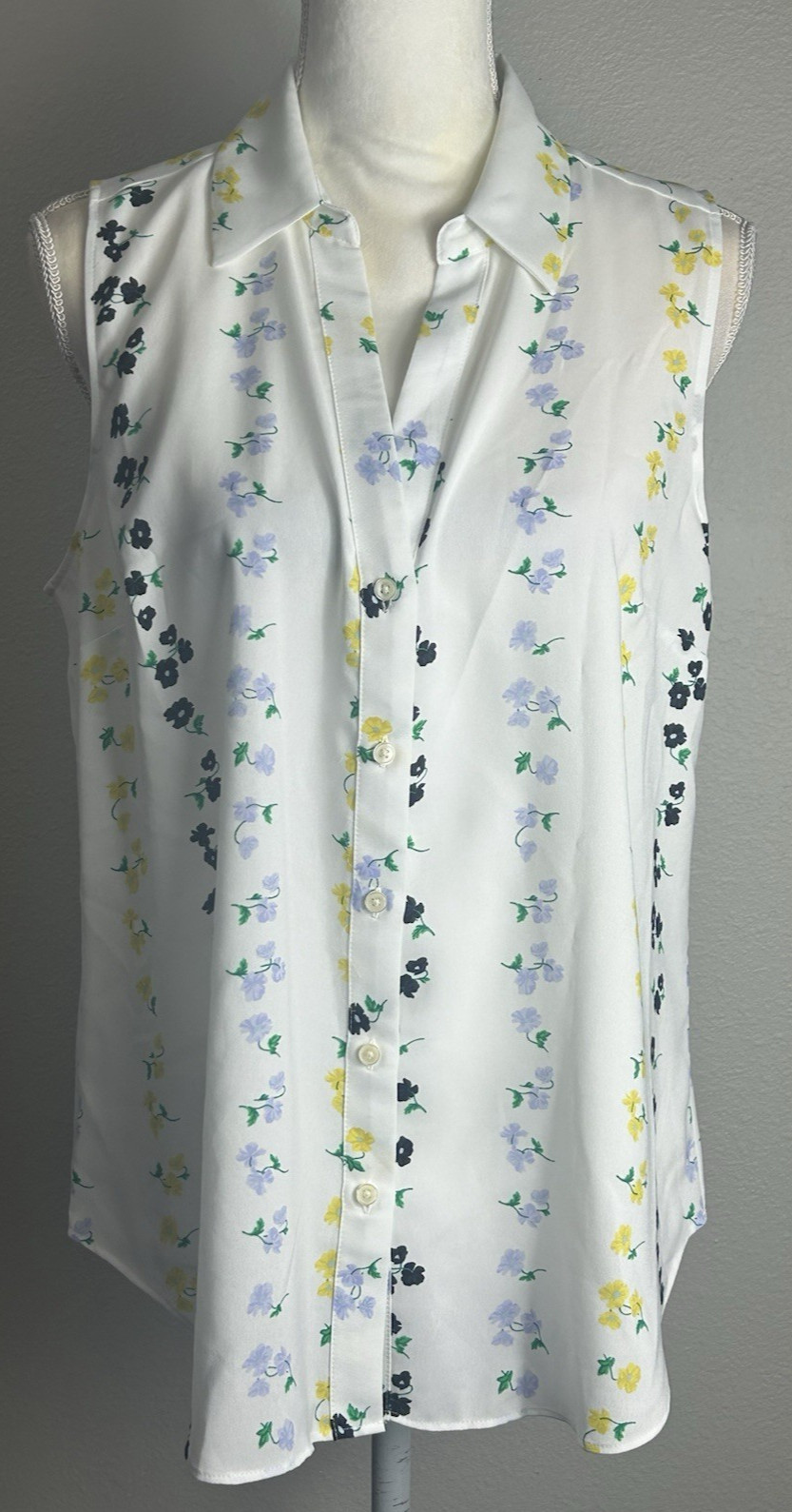 Ann Taylor Essential Button Down White Floral Top… - image 3