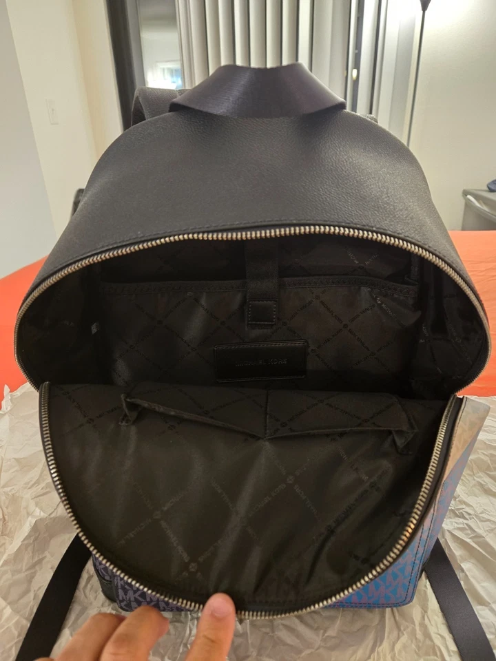 Michael Kors Cooper Ombre Signature Logo Backpack Black - Brand New - Image 3 of 4