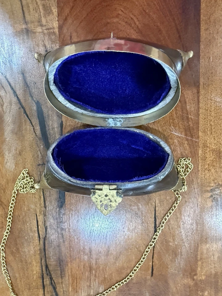 Cartera Miniaudiere Antigua Años 30 Cuerno y Latón Foto 2 de 3