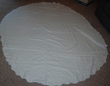 Tablecloth Off White 66 x 84 Oblong Looks to be Linen Not sure cut work at Hem