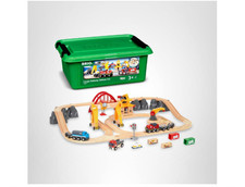 NEW. IN BOX. BRIO WORLD CARGO RAILWAY DELUXE SET. WOODEN TRAIN SET. Model 33097