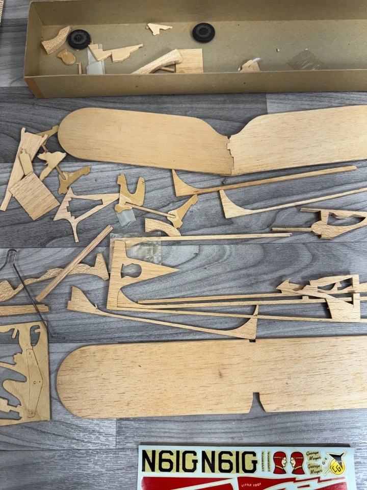 CARL GOLDBERG LITTLE TOOT CONTROL LINE PLANE WOODEN WOOD MODEL KIT AS IS - Image 4 of 4