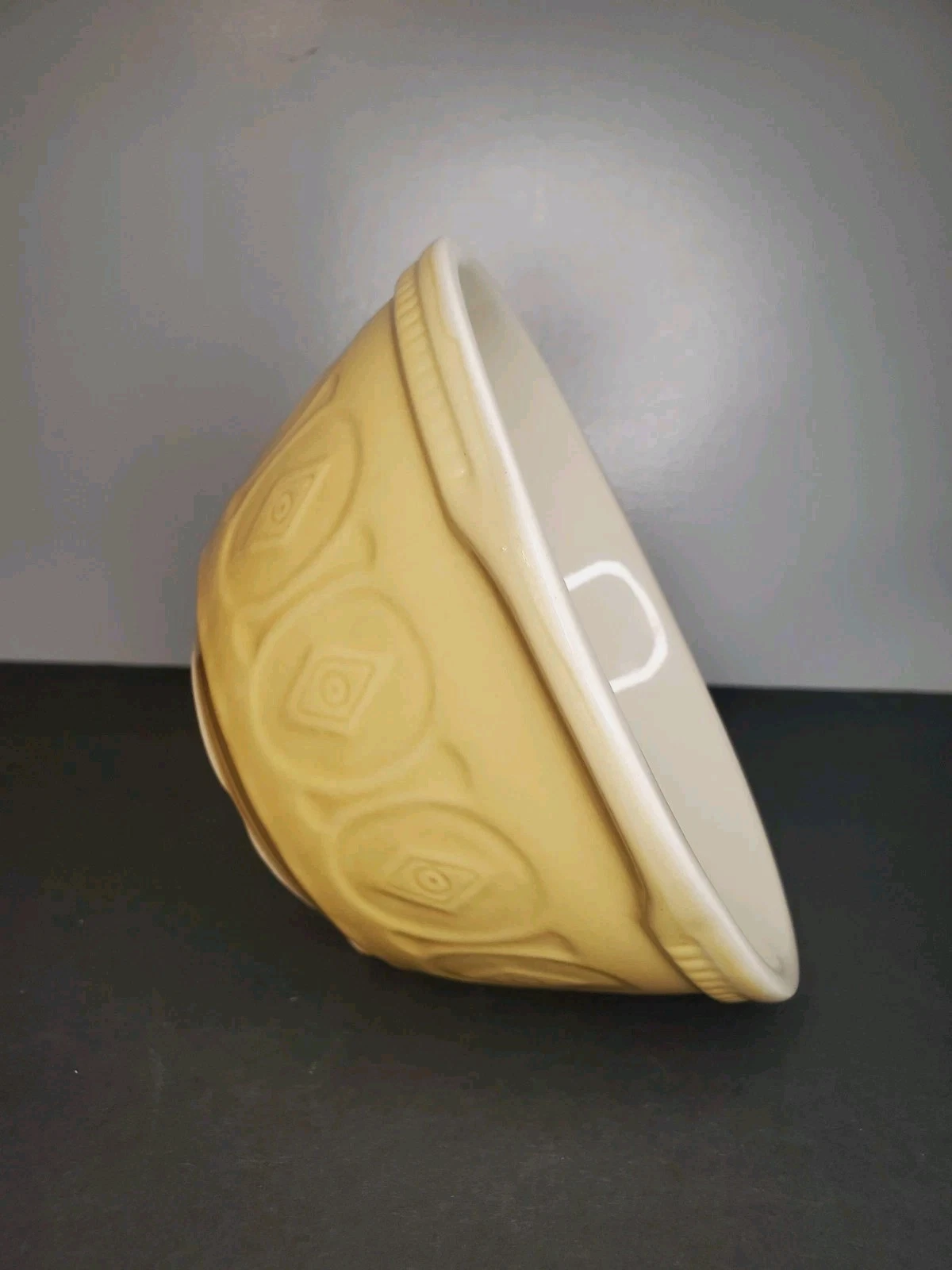 Vtg Grip Stand Ceramic Glazed Batter Mixing Bowl Mustard Gold 7.5" NICE