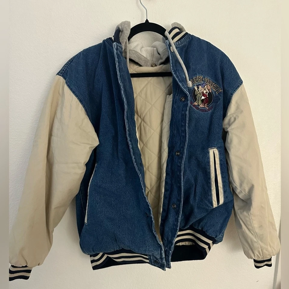 DISNEY Seven Dwarves Denim Bomber Chaqueta De Colección Años 90 Bordado Abrigo Jean Capucha Mediana Foto 4 de 4