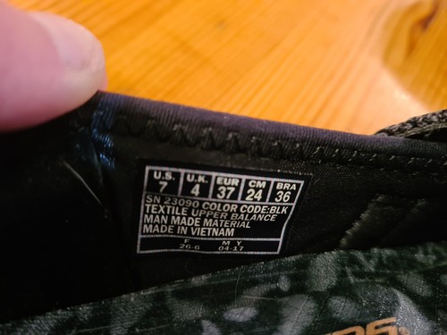 SKECHERS Women’s - Size 4 in new condition with Air-Cooled Memory Foam. - Picture 6 of 6