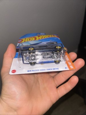 Hot Wheels 1975 Datsun Sunny Truco (B120) Super Tresure Hunt Sth