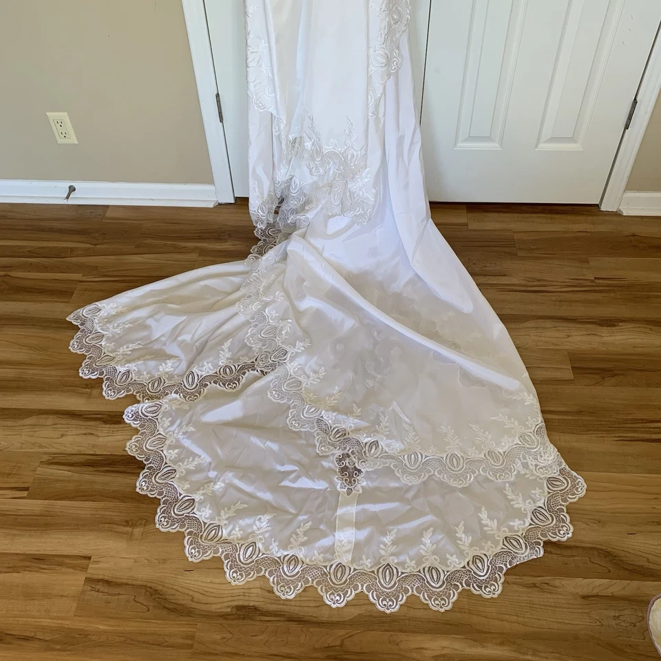 Vestido de novia blanco talla pequeña lentejuelas encaje bordado princesa cuello alto velo Foto 4 de 4