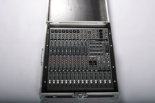Mackie Ppm1012 Powered Mixer Amp with flight case